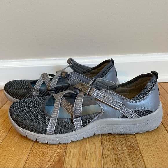 BareTraps Shoes - Baretraps Poppy Sneakers Gray Size 9.5M Memory foam MaryJane Style Velcro strap